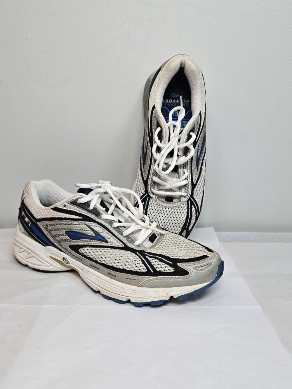 Men's Brooks Adrenaline  GTS 7 Running shoe - White, blue, gray